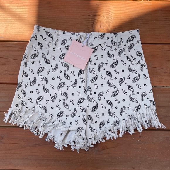 Reba Paisley Jacket & Shorts Set - Picture 4 of 10